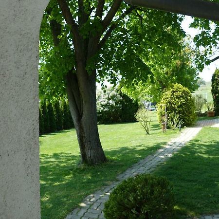 Gaestehaus Fischbach Jois Bagian luar foto