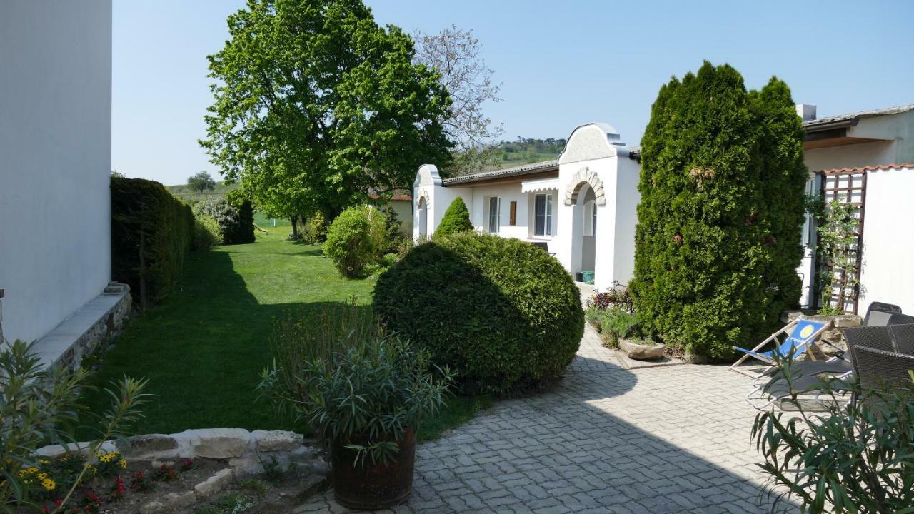 Gaestehaus Fischbach Jois Bagian luar foto