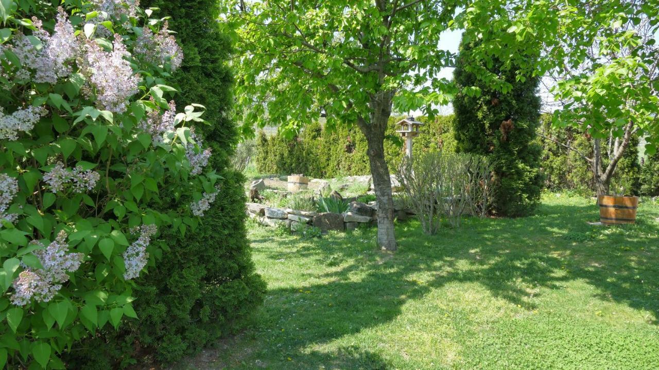 Gaestehaus Fischbach Jois Bagian luar foto